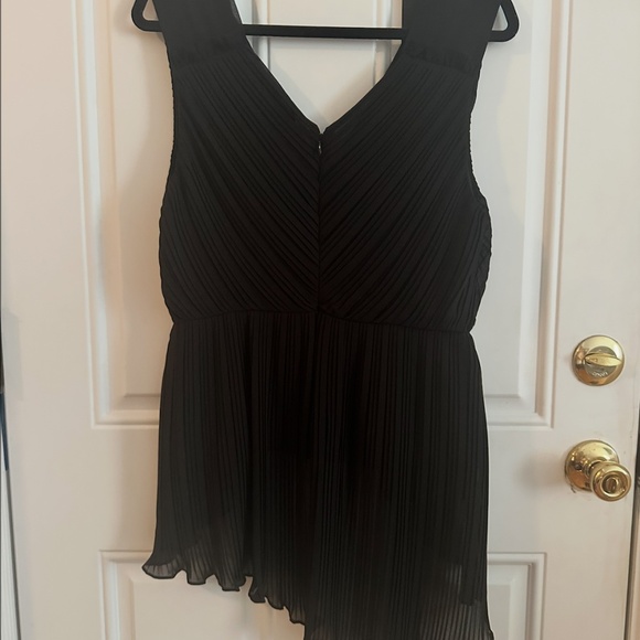 BCBG Max Azria Black Pleated Blouse – Flowy Modern Fit - Picture 3 of 4